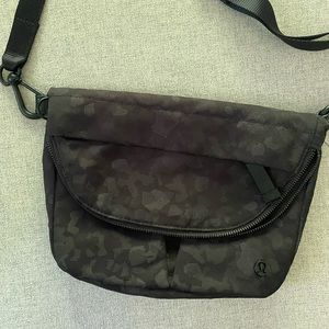 Lululemon  ALL NIGHT FESTIVAL BAG *5L Fragment Camo Jacquard Black Deep Coal